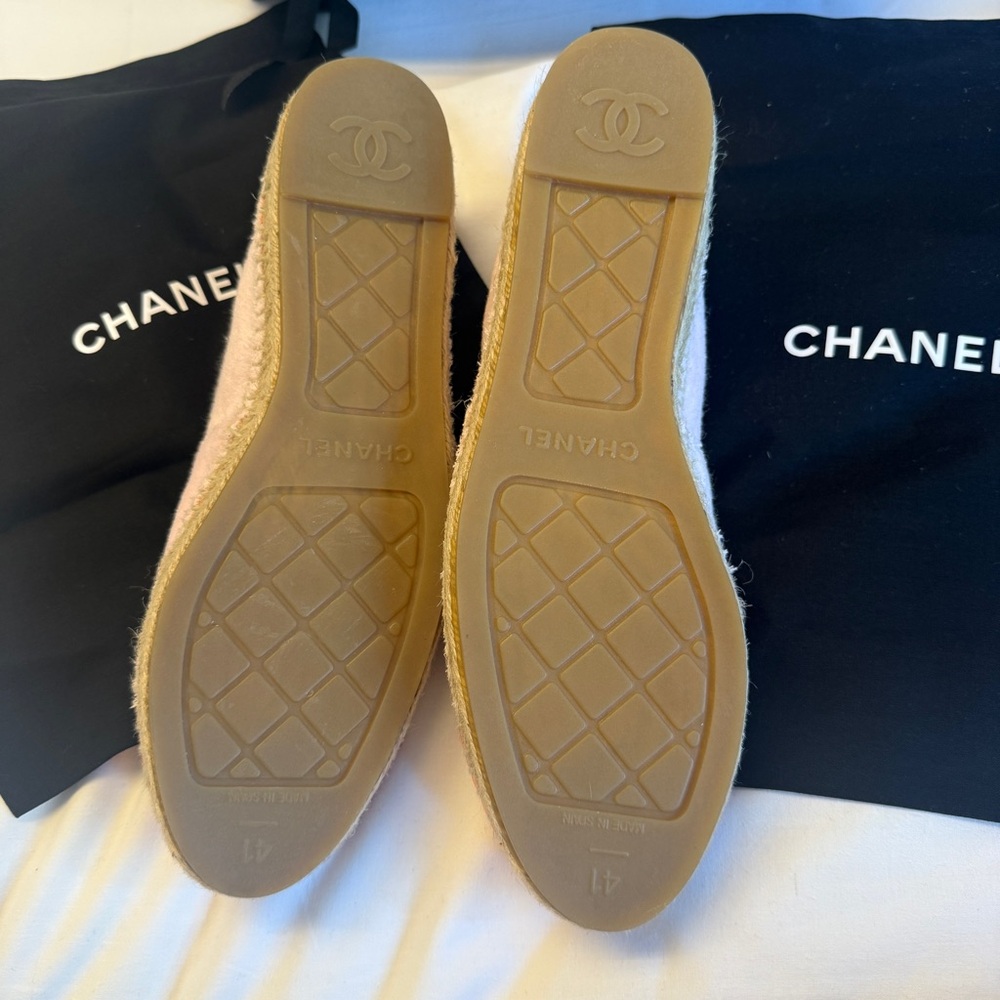 Brand new in Box Chanel pink Terry cloth and leather espadrilles. - Picture 3 of 8